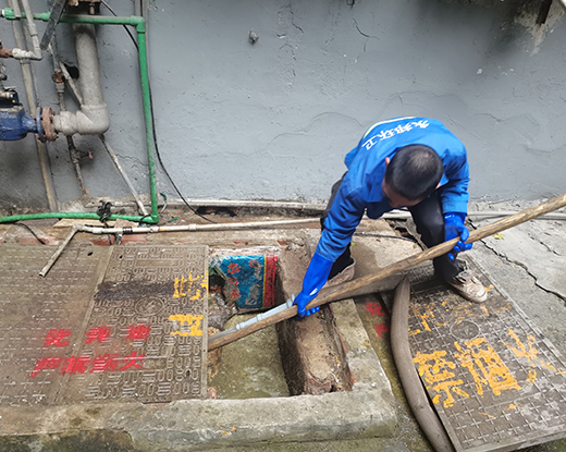 依兰清掏化粪池