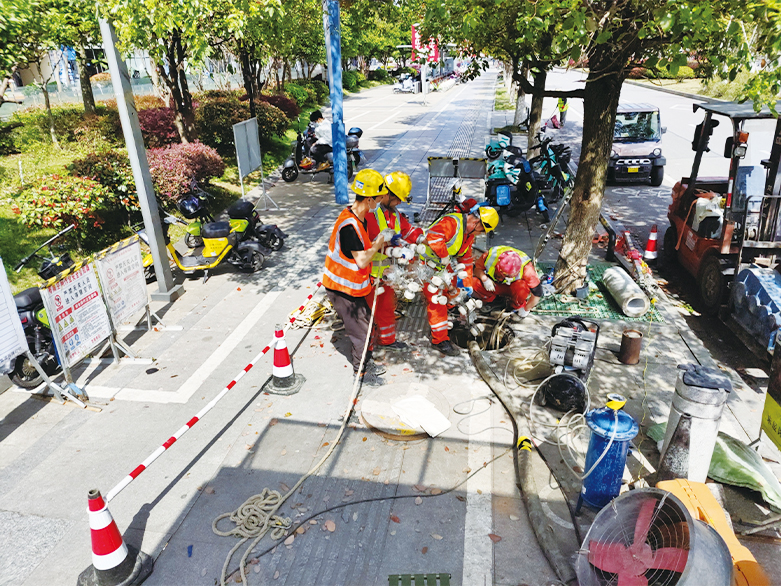  依兰UV-CIPP紫外光固化修复